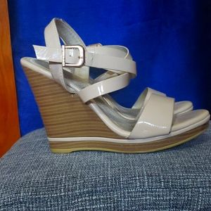 Kayleen nude wedges 7.5